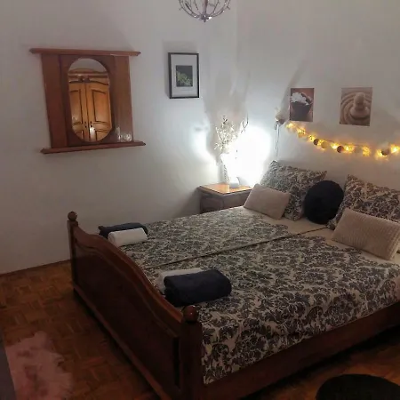 Zen Apartment